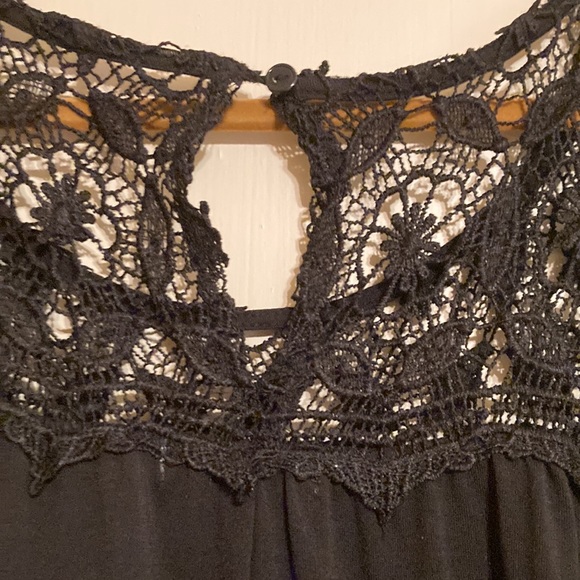 Rebellion black tunic with bell sleeve and lace shoulders - Picture 5 of 6